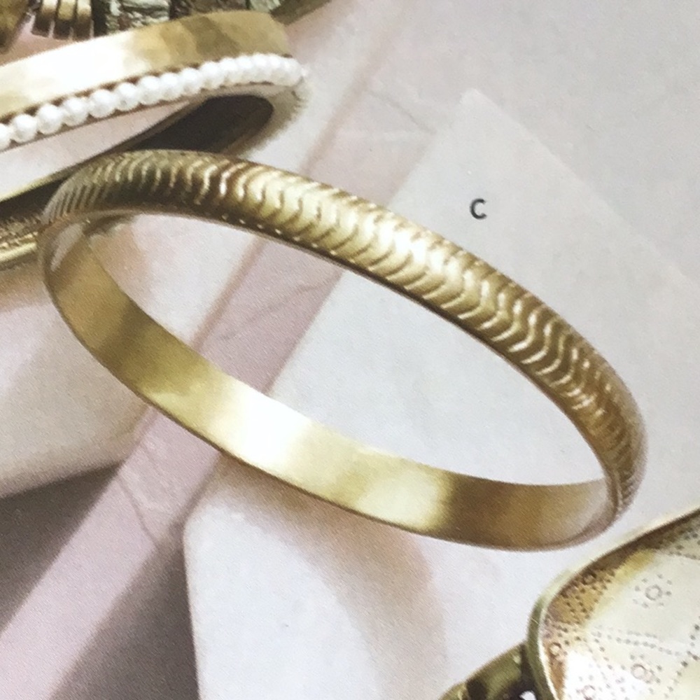 Silpada K&R Grooved Bangle